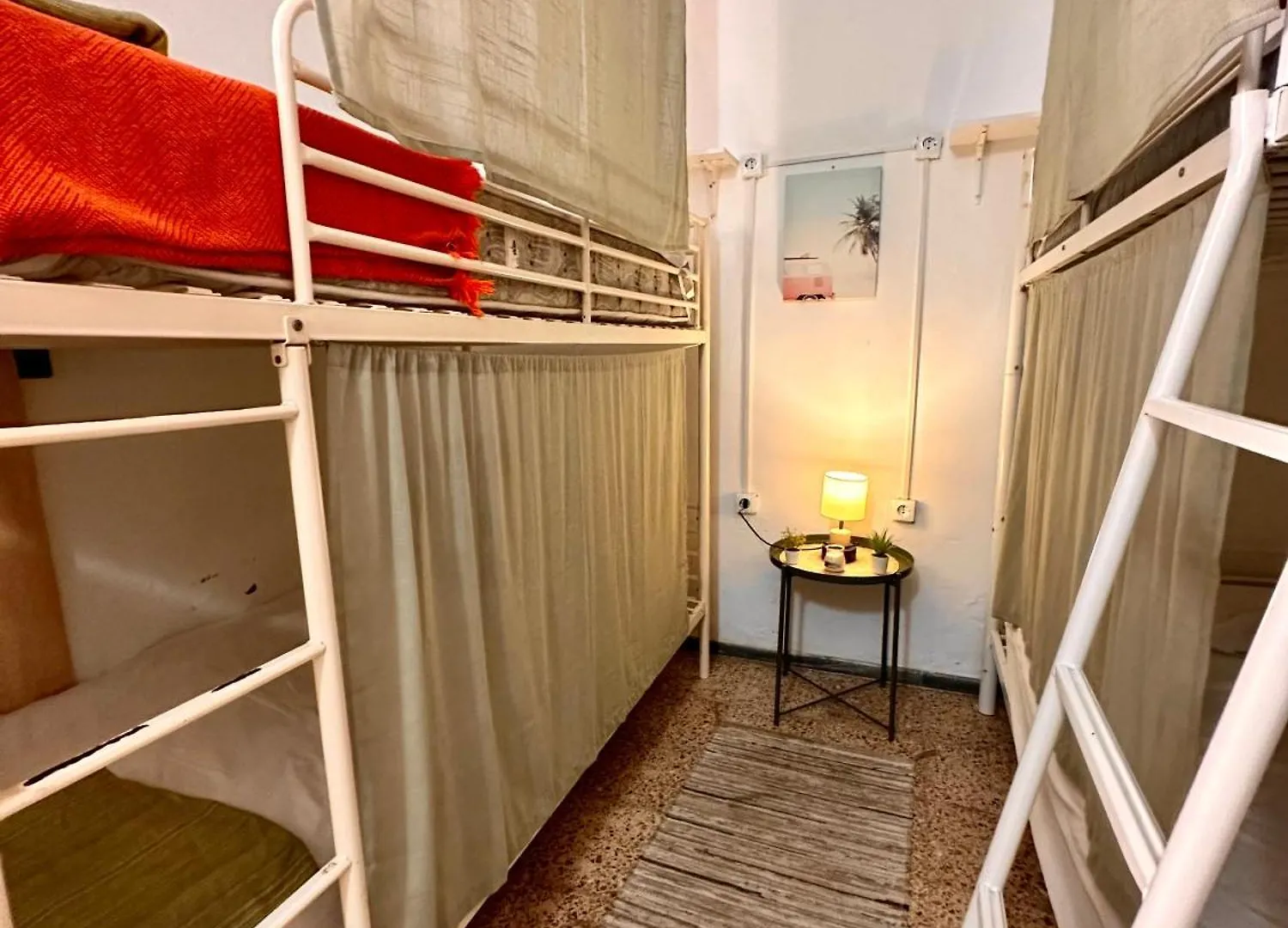 Single Fin Surf Hostel Arona  Espanha