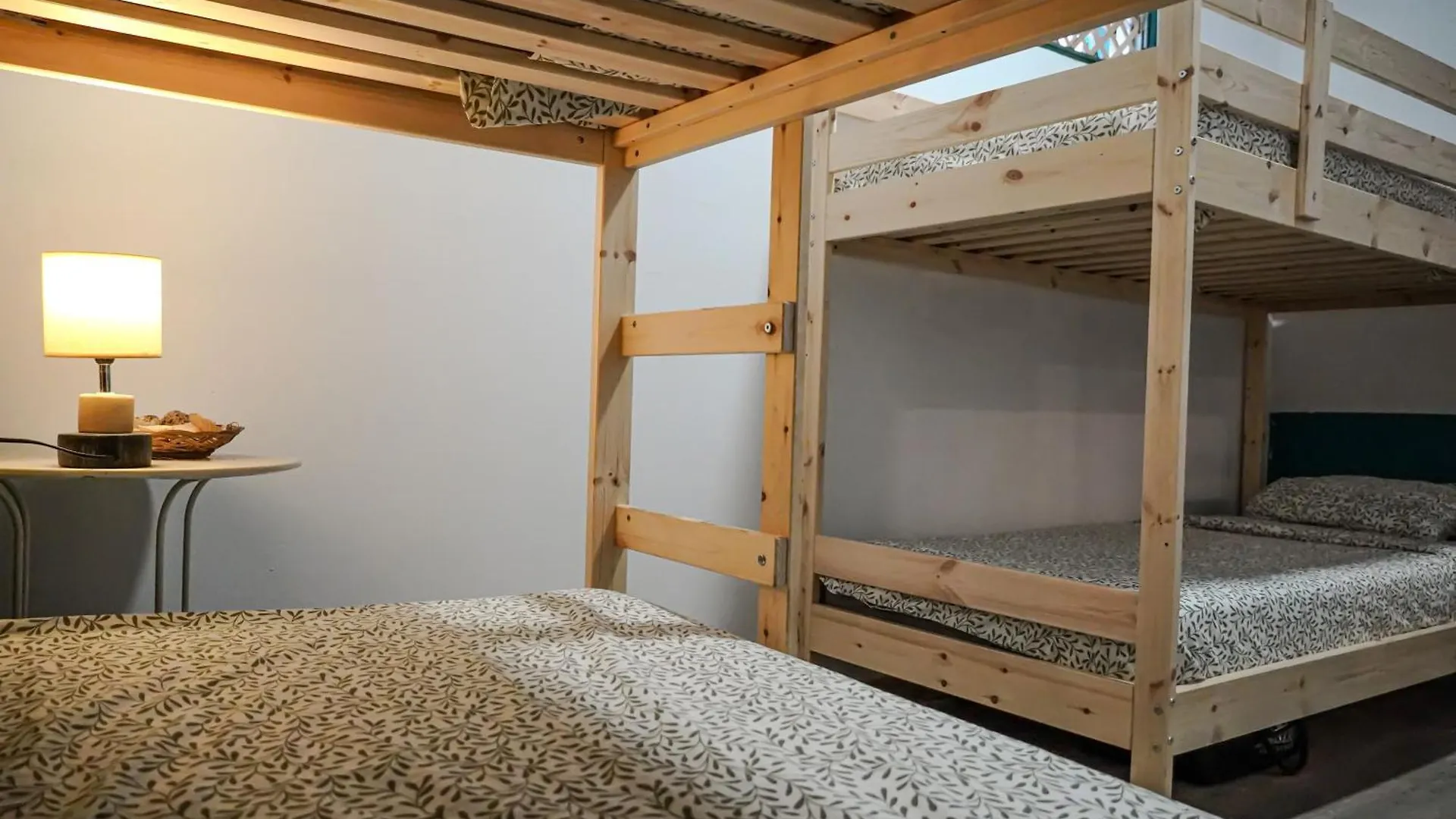 Single Fin Surf Hostel Arona  Espanha